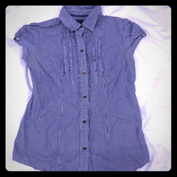 Short sleeve puffy ruffle shirt. - Picture 1 of 7
